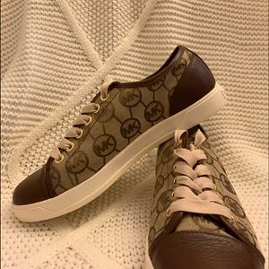 Micheal Kors tennis shoes size 6